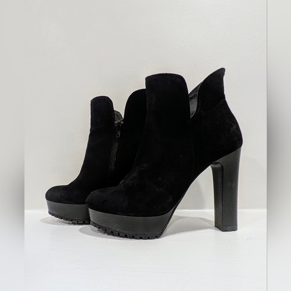 Cinti Vera Pele Black Suede Heeled Boots with Platform Sole